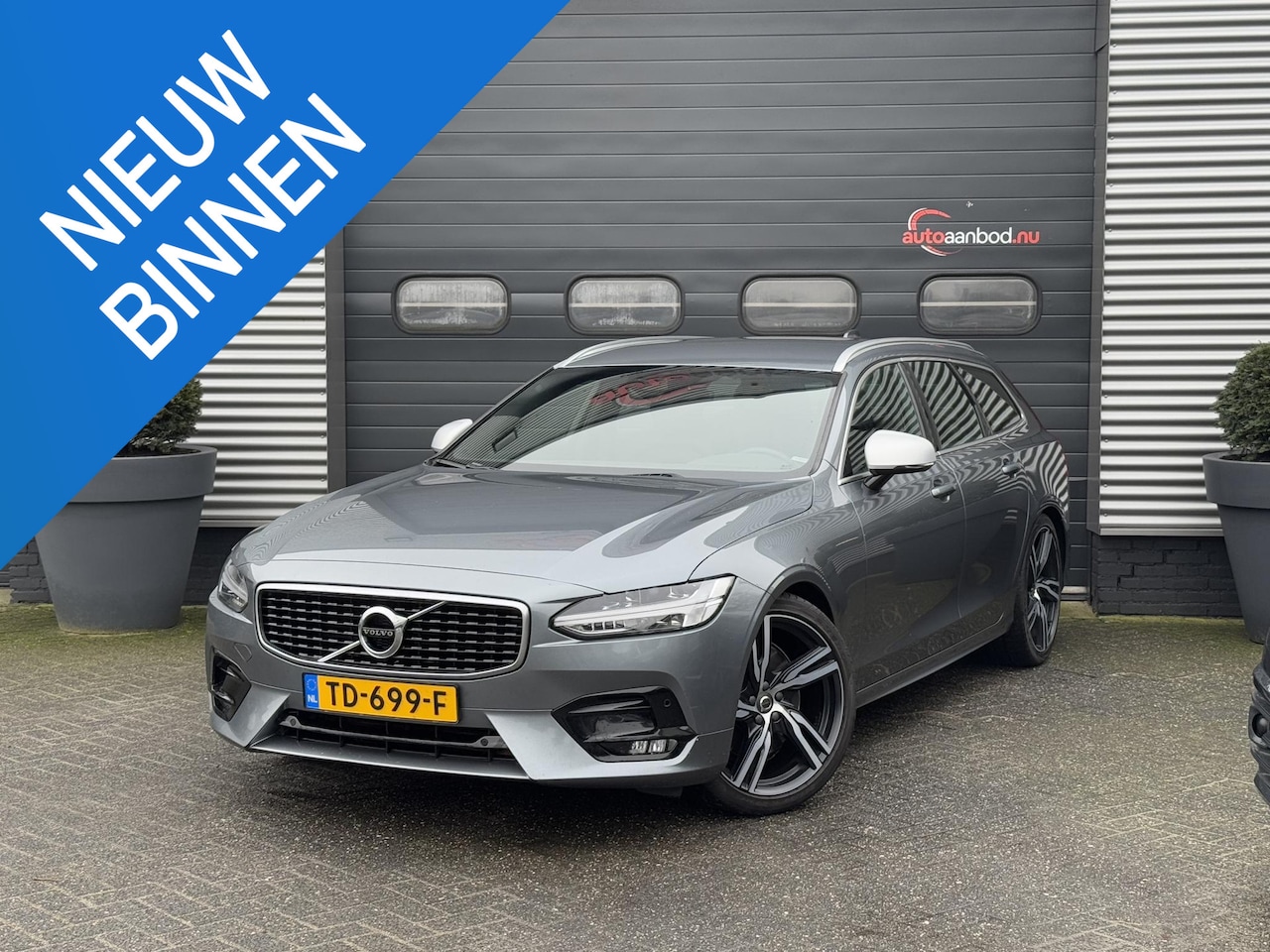 Volvo V90 - 2.0 T4 Business Sport R-Desing | Navigatie | Lederen Bekleding | Harmon/Kardon | Camera | - AutoWereld.nl