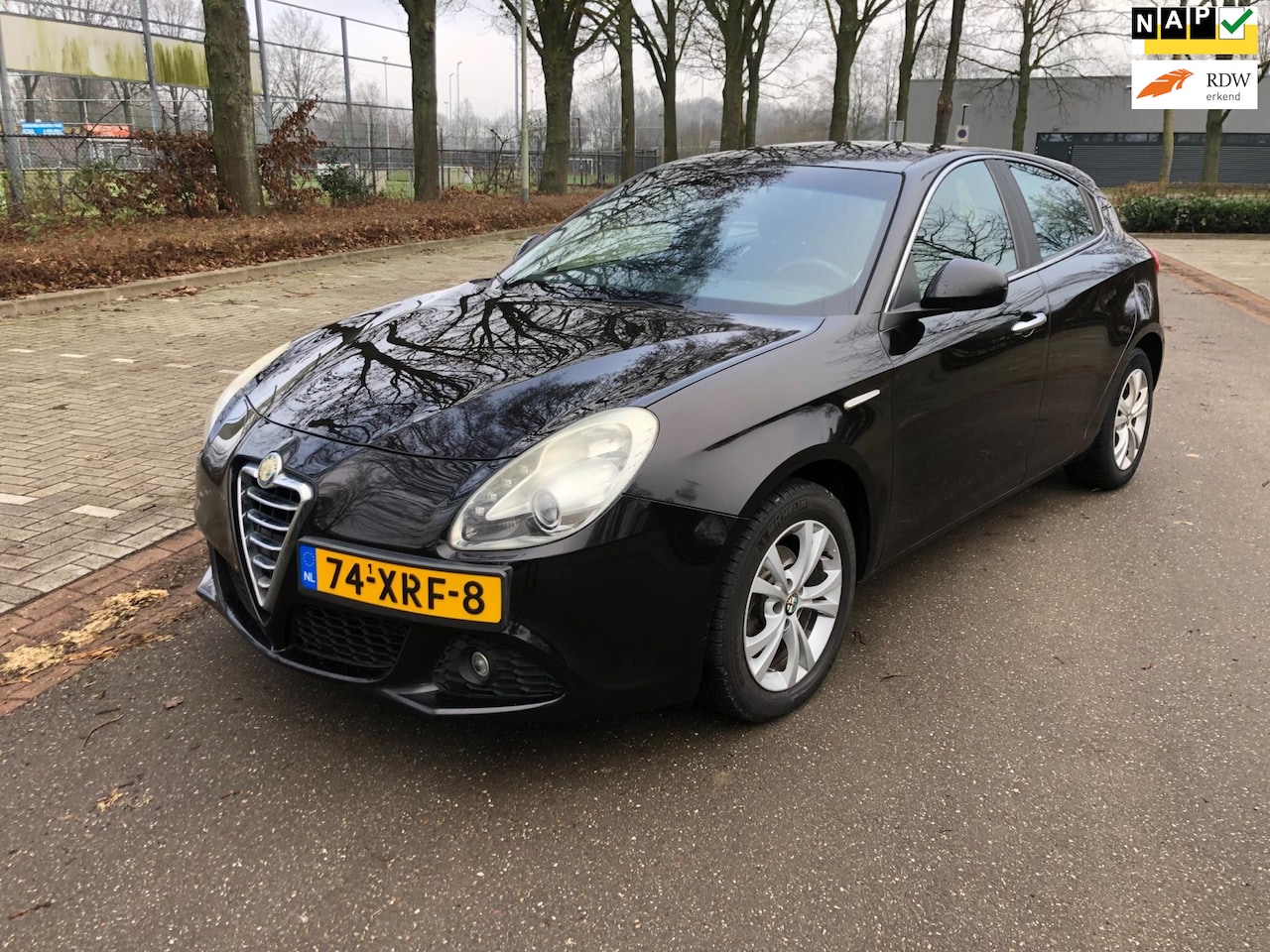 Alfa Romeo Giulietta - 1.6 JTDm Distinctive 1.6 JTDm Distinctive - AutoWereld.nl