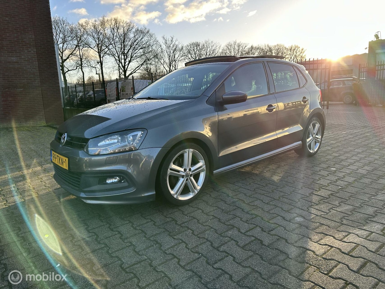 Volkswagen Polo - 1.6 TDI RLINE PANO - AutoWereld.nl