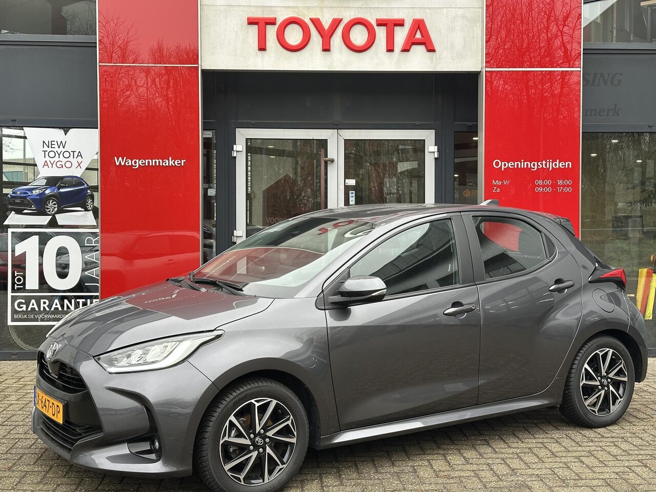 Toyota Yaris - 1.5 VVT-i DYNAMIC APPLE/ANDROID LED CAMERA 16"LMV AD-CRUISE LED-PAKKET ALL SEASSON - AutoWereld.nl