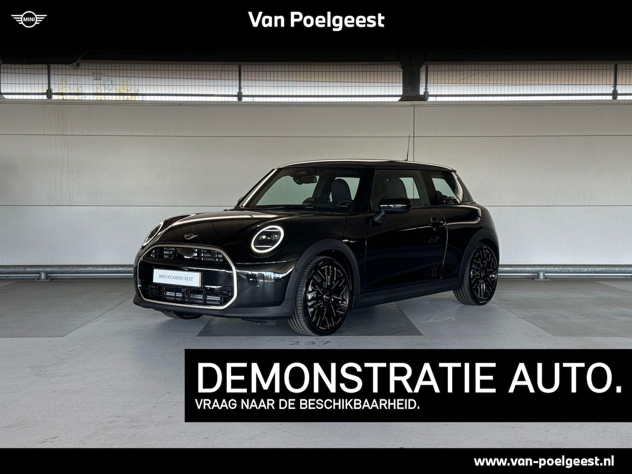 MINI Cooper - 3-deurs 1.5 Cooper C Favoured S MINI Cooper 3-deurs 1.5 Cooper C Favoured | Pakket S | Dak - AutoWereld.nl