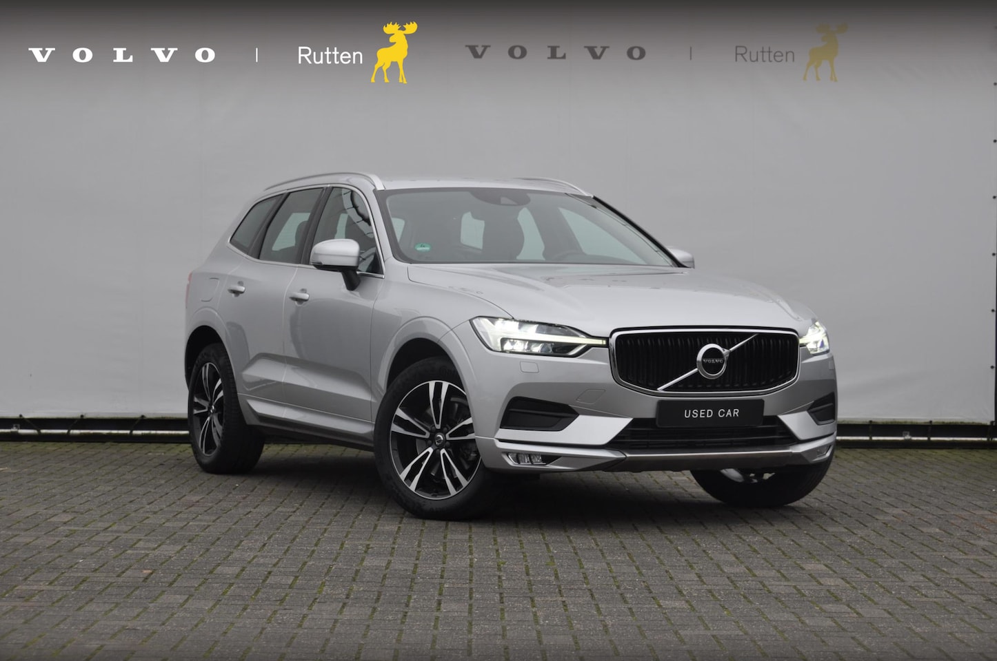 Volvo XC60 - 2.0 T5 Momentum / Semi-elektrisch inklapbare trekhaak / Apple carplay / Cruise control / P - AutoWereld.nl