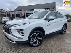 Mitsubishi Eclipse Cross - 2.4 PHEV Intense+ Automaat *trekhaak + half leder + navi + camera