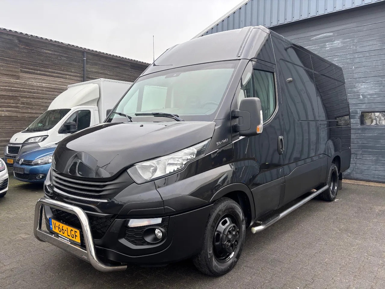 Iveco Daily - 35C18 3.0 Liter L3 H2 + Inrichting Dubbel lucht. ZEER MOOI!! MARGE!!! - AutoWereld.nl