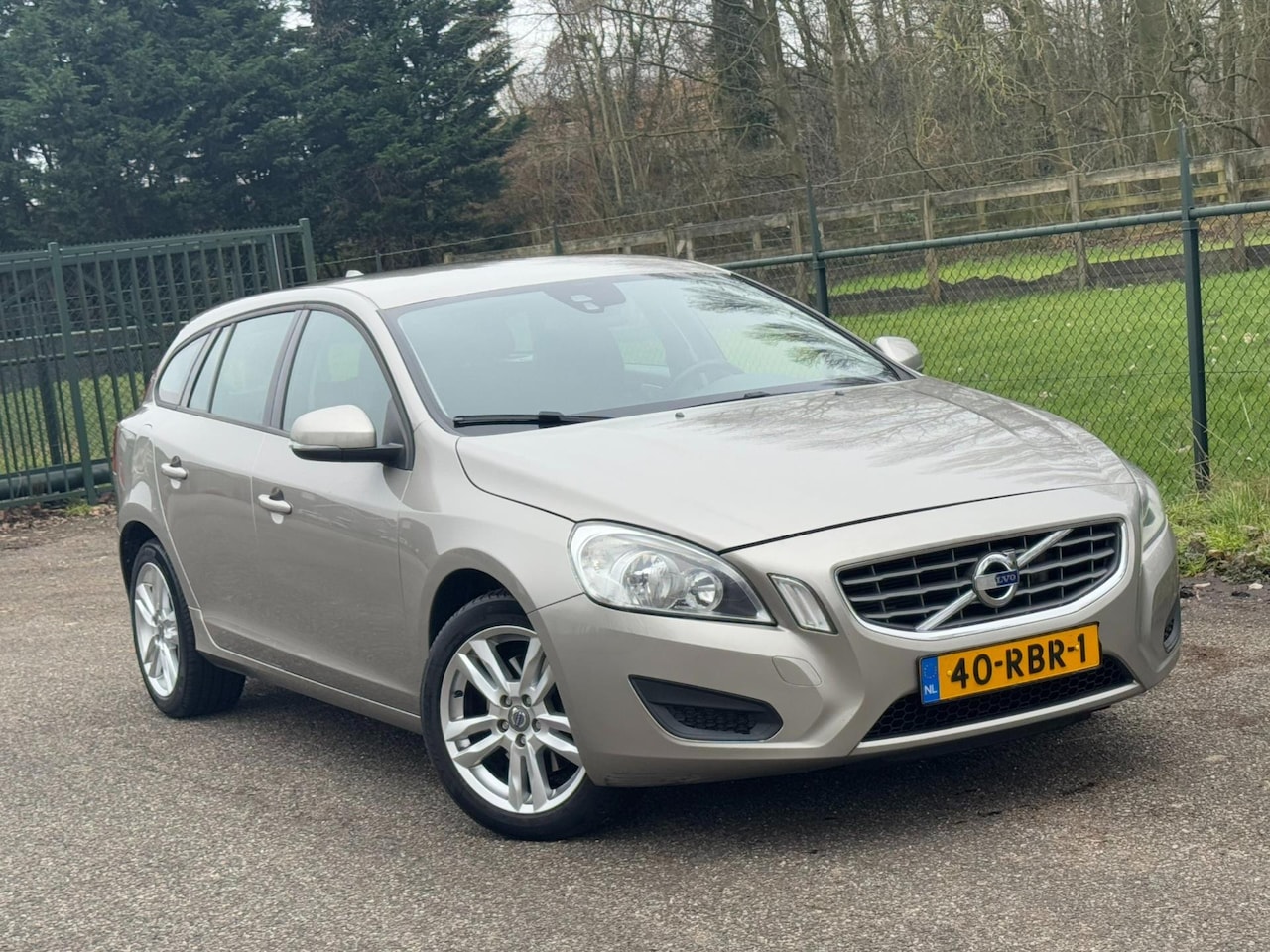 Volvo V60 - 1.6 T3 Kinetic /Trekhaak/Navi/Airco/ - AutoWereld.nl