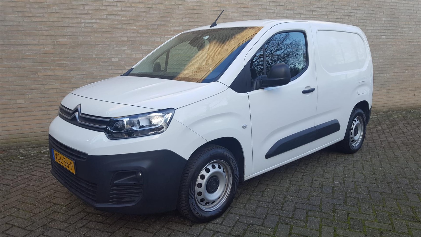 Citroën Berlingo - Van 130pk Diesel / Camera / Trekhaak / Navigatie / Airco / *EURO-6* - AutoWereld.nl