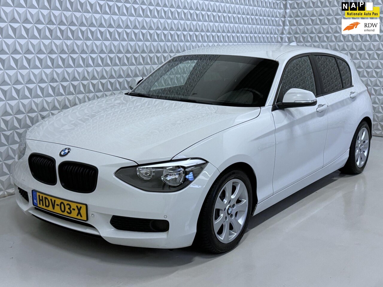 BMW 1-serie - 116i 5-deurs Airco PDC V+A / 134.000km (2012) - AutoWereld.nl