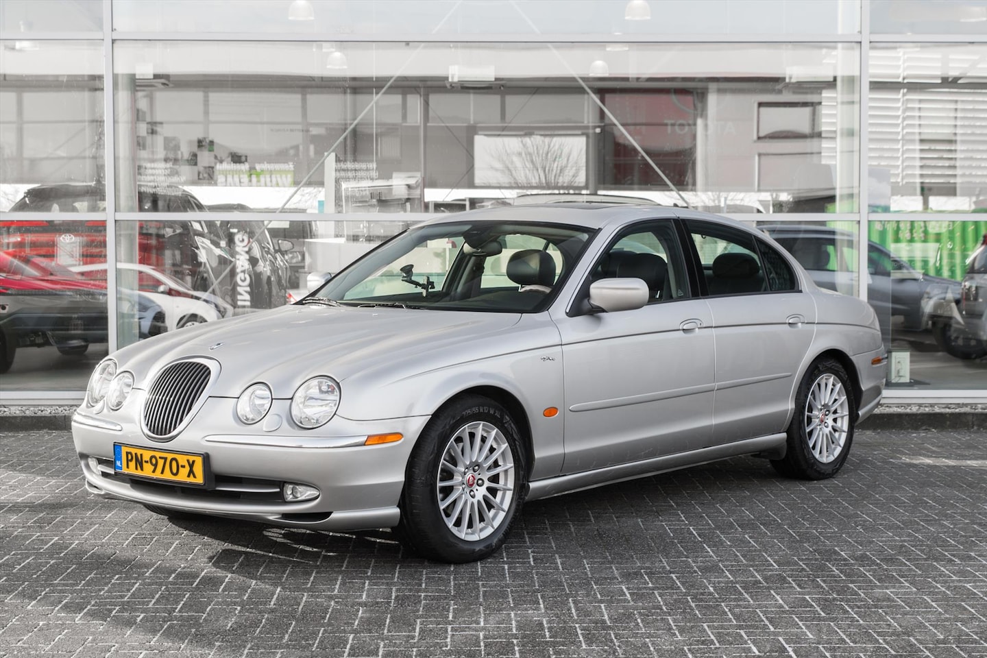 Jaguar S-type - 3.0 V6 AUT Executive | Youngtimer - AutoWereld.nl