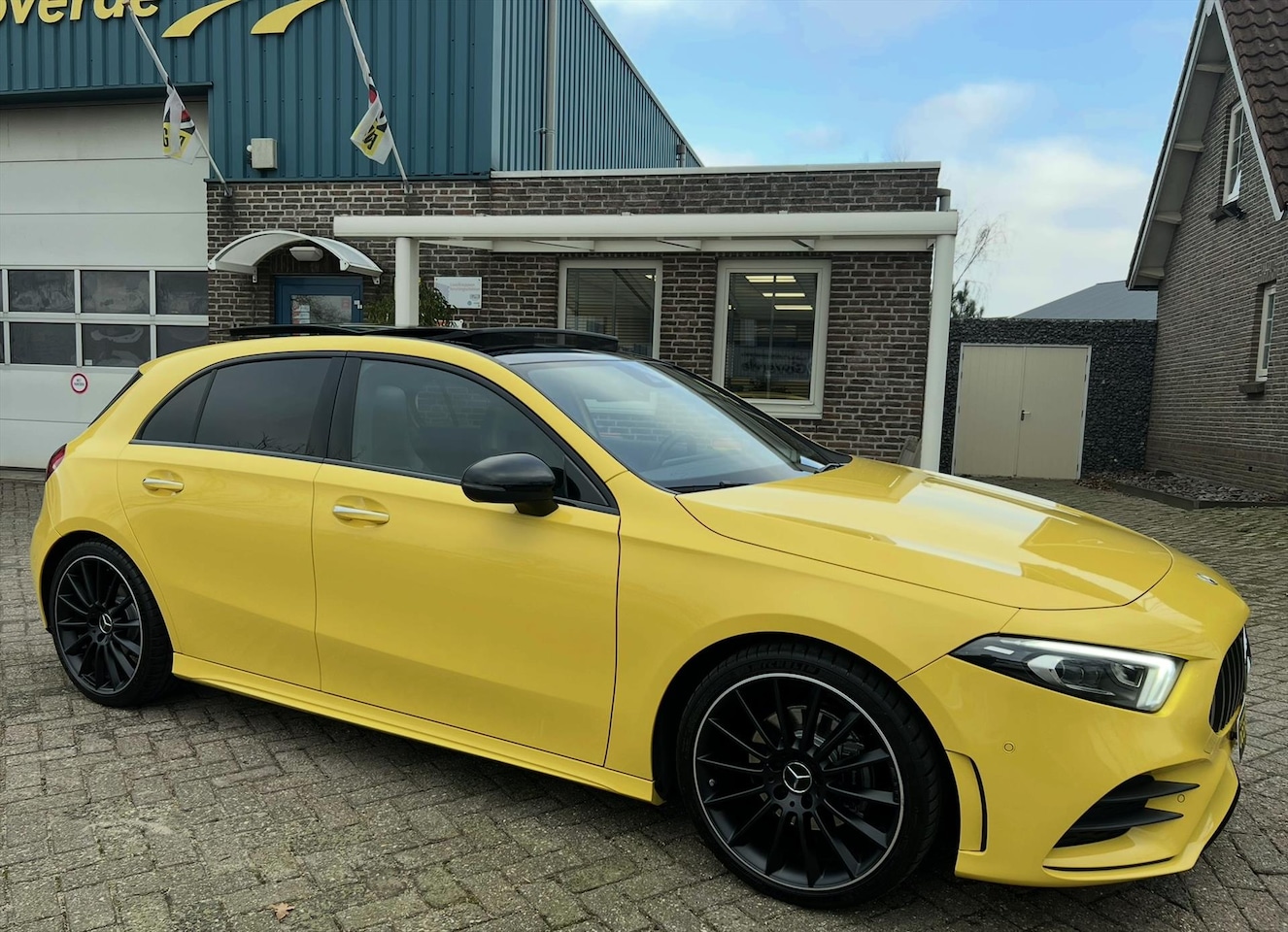 Mercedes-Benz A-klasse - A180 7G-AUT, AMG Night, Pano, Sfeer, VOL, NAP - AutoWereld.nl