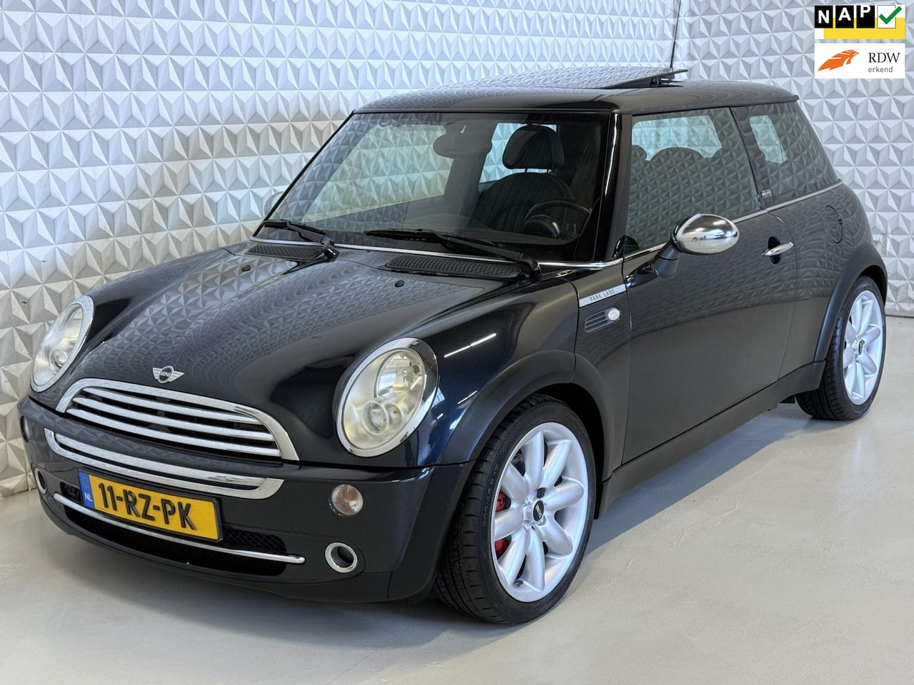 MINI Cooper - Mini 1.6 Park Lane / PANORAMADAK (2005) - AutoWereld.nl