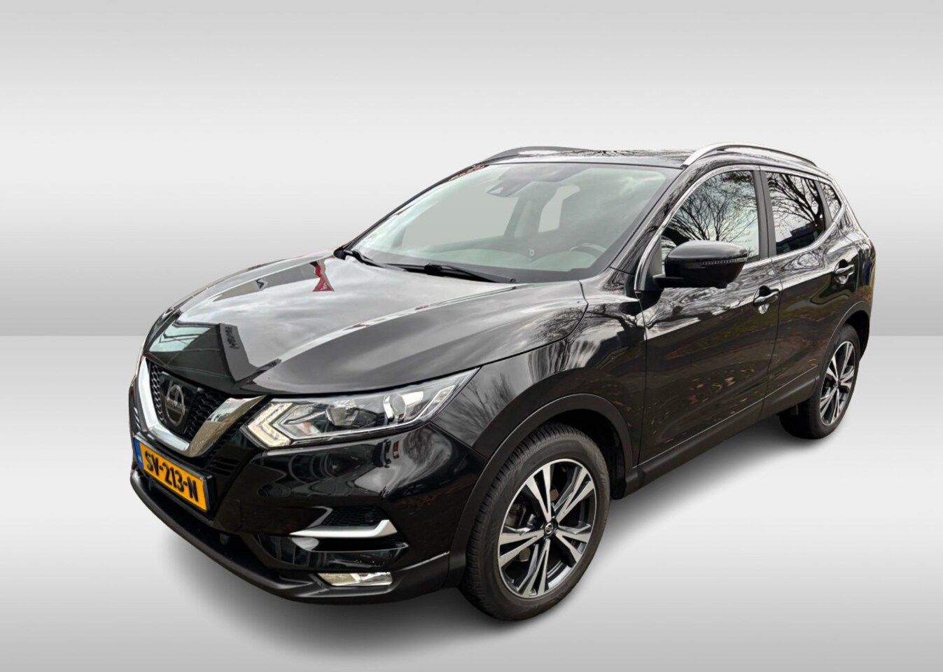 Nissan Qashqai - 1.2 N-Connecta / Trekhaak / Panoramadak / 360Camera / Keyless / 18'' / Navigatie / DAB / S - AutoWereld.nl