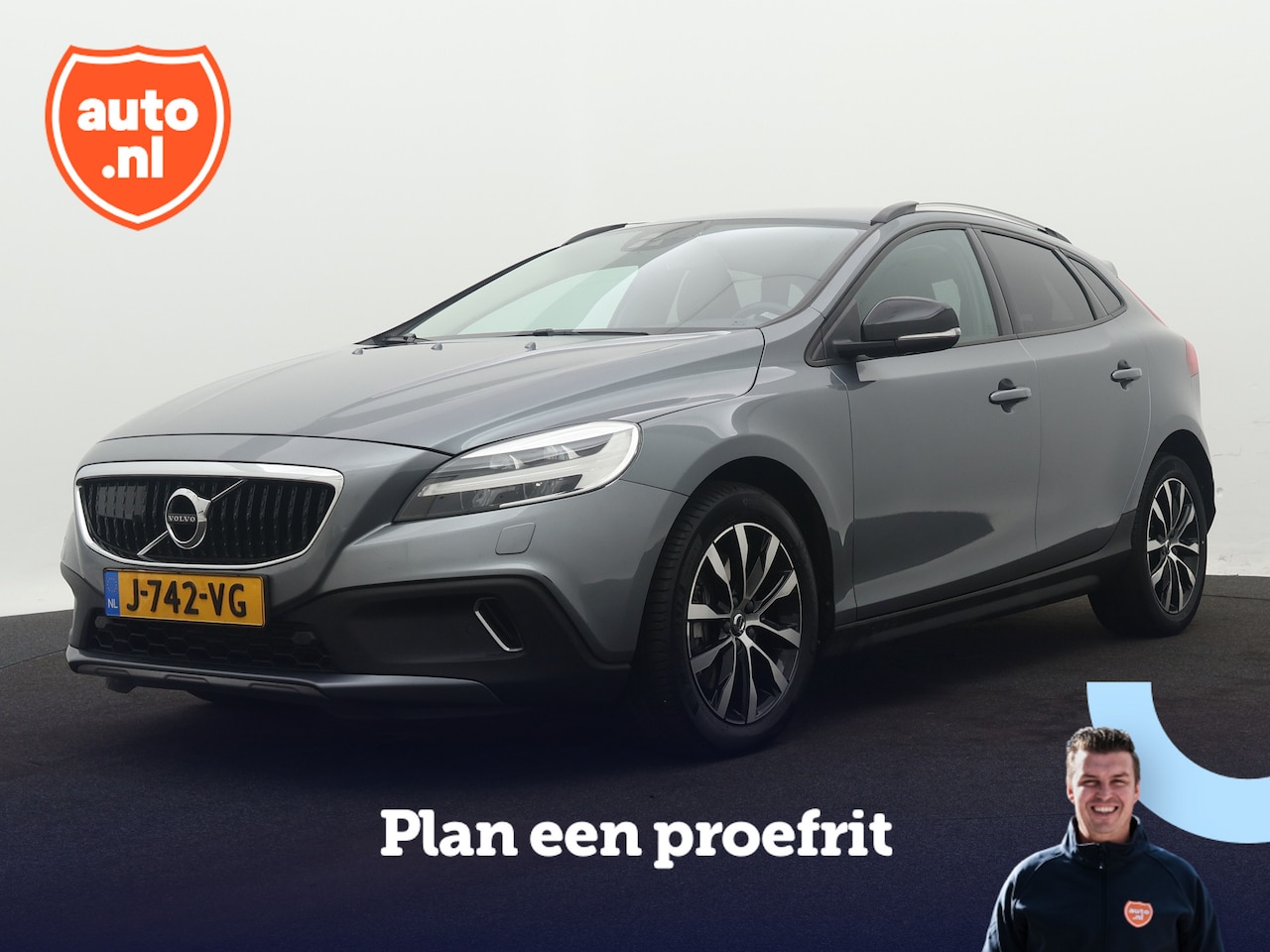 Volvo V40 Cross Country - 1.5 T3 Summum | Trekhaak | Navigatie | Stoelverwarming | Camera - AutoWereld.nl