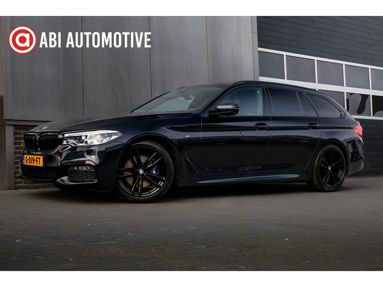 BMW 5-serie Touring - 530i 252 pk xDrive High Executive M-Sportpakket / Pano-Dak/ Head-Up/ Keyless/ 360-Camera/ - AutoWereld.nl