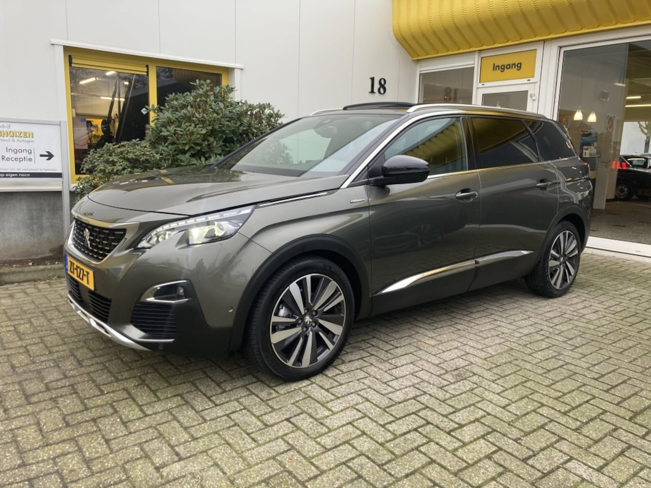 Peugeot 5008 - 1.2 PT BL. GT-Line 7 Persoons Panoramadak Trekhaak - AutoWereld.nl