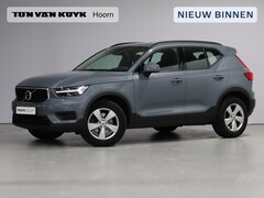 Volvo XC40 - T2 Automaat Momentum Core / Parkeercamera / Park Assist voor+achter