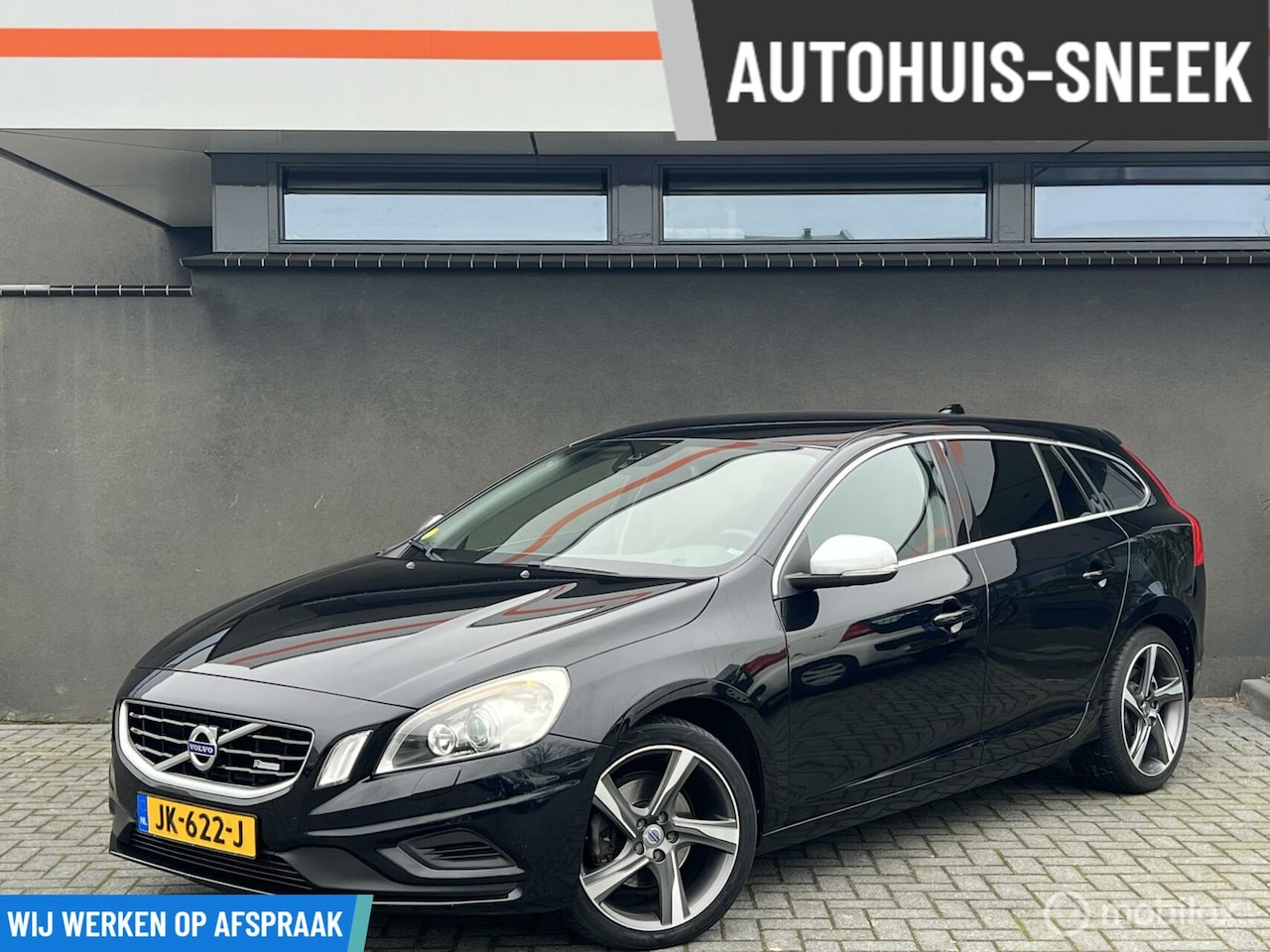 Volvo V60 - 2.0 D3 R-Design / Top onderhouden met boeken - AutoWereld.nl