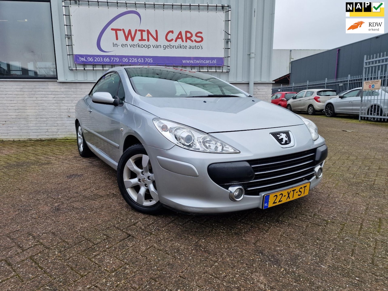 Peugeot 307 CC - 2.0-16V Aut Navi Airco Leer - AutoWereld.nl