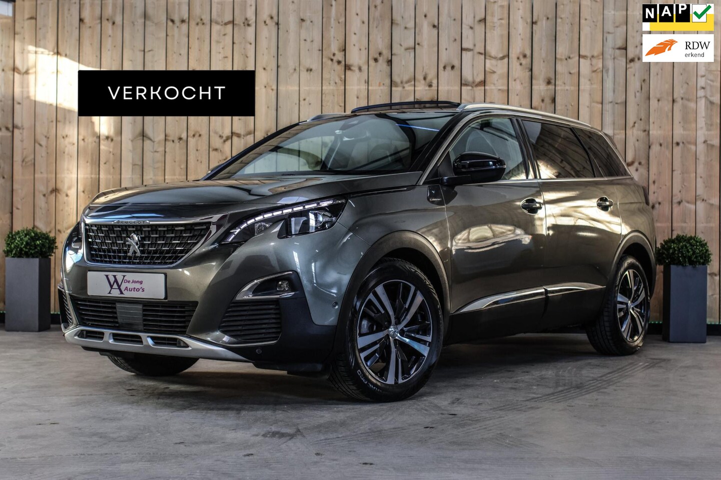 Peugeot 5008 - 1.6 e-THP GT-Line *Pano*Camera*Led*Keyless*Trekhaak* - AutoWereld.nl