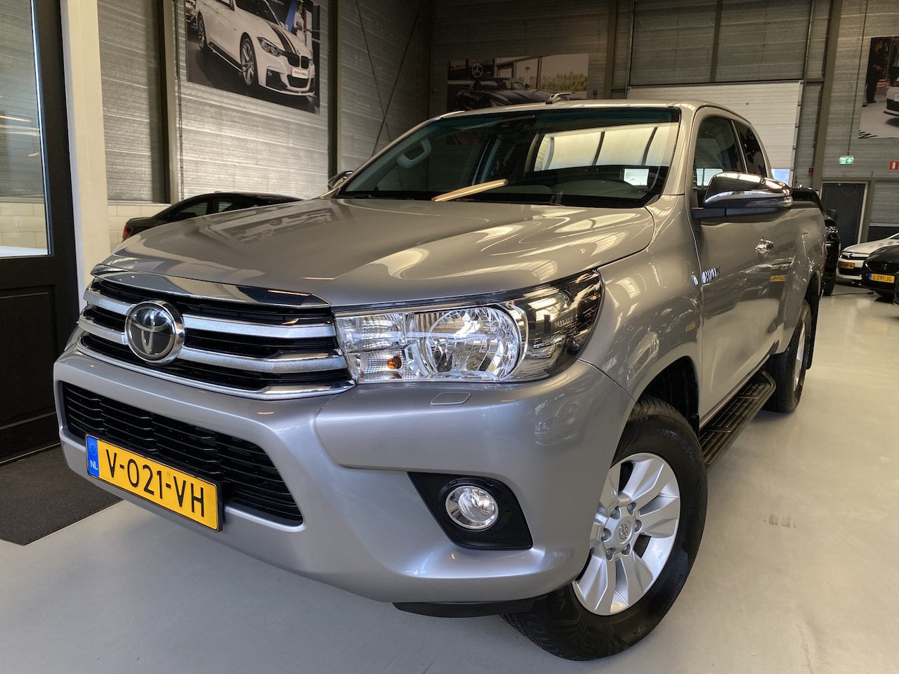 Toyota HiLux - 2.4 D-4D-F Xtra Cab Professional 2.4 D-4D-F Xtra Cab Professional - AutoWereld.nl