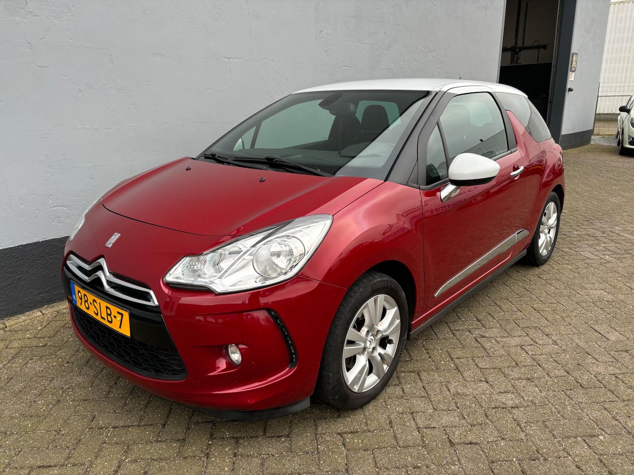 Citroën DS3 - 1.6 So Chic - Climate Control - LMV - AutoWereld.nl