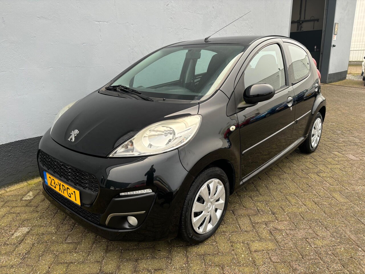 Peugeot 107 - 1.0 Active 5-Deurs - Airco - AutoWereld.nl