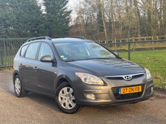 Hyundai i30 CW - 1.6i Dynamic /Airco/Trekhaak/