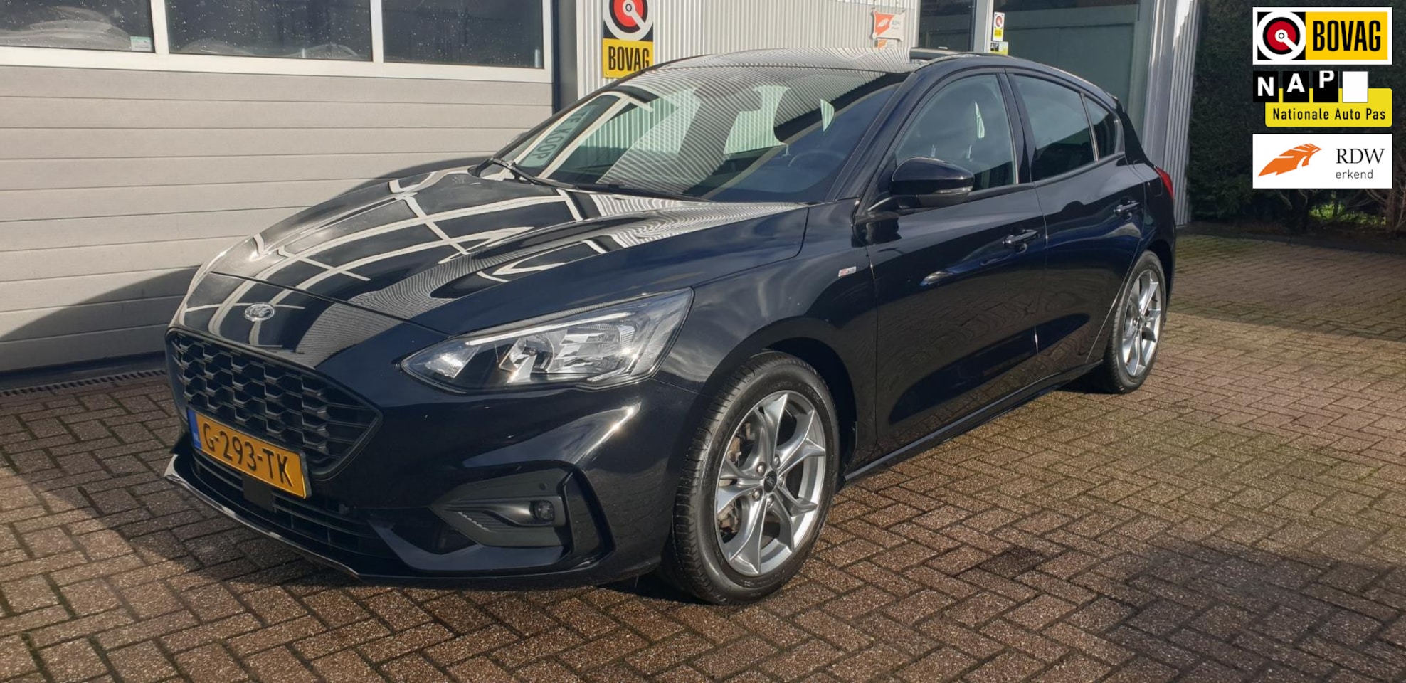 Ford Focus - 1.0 EcoBoost ST Line Business Navi Stuurwielbed. - AutoWereld.nl