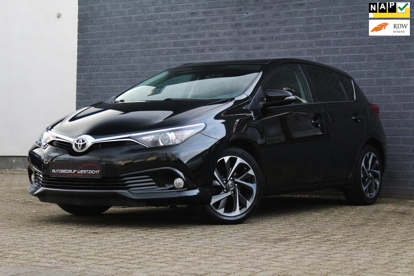 Toyota Auris - 1.2T Design Edition, Automaat, Camera, Led - AutoWereld.nl