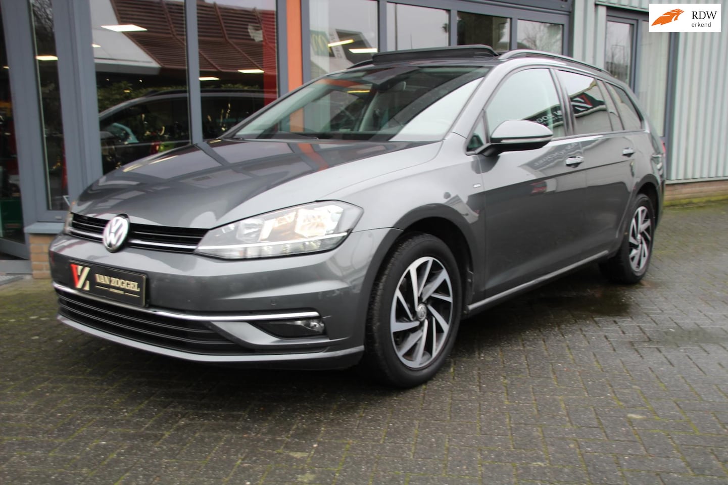 Volkswagen Golf Variant - 1.0 TSI Comfortline + Panorama dak + set winterbanden - AutoWereld.nl