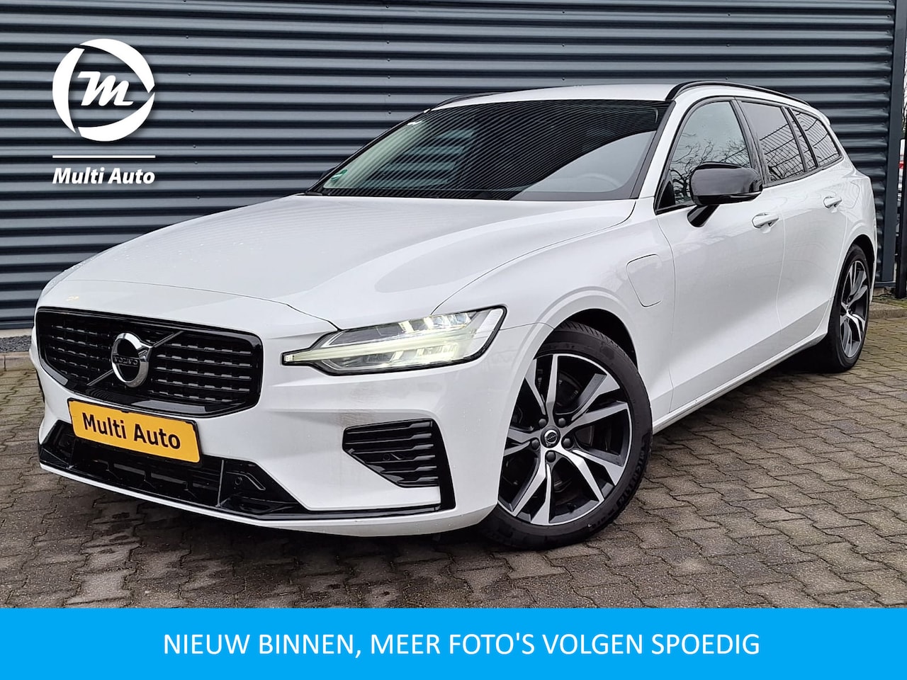 Volvo V60 - 2.0 T6 Recharge AWD R-Design Plug In Hybrid | PHEV | Carplay | Camera | Navi | Cruise Cont - AutoWereld.nl