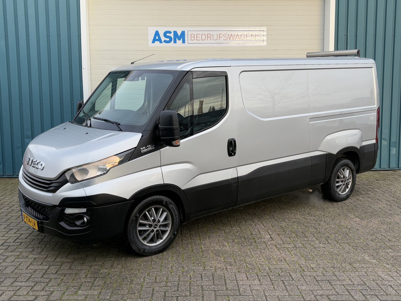 Iveco Daily - 35S 155Pk 16V 2.3 352 H1 / Cruise / Airco / 3500KG TREKGEWICHT / Trekhaak / Apk t/m 15-02- - AutoWereld.nl