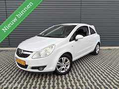 Opel Corsa - 1.4-16V White Edition | Airco | Fietsendrager