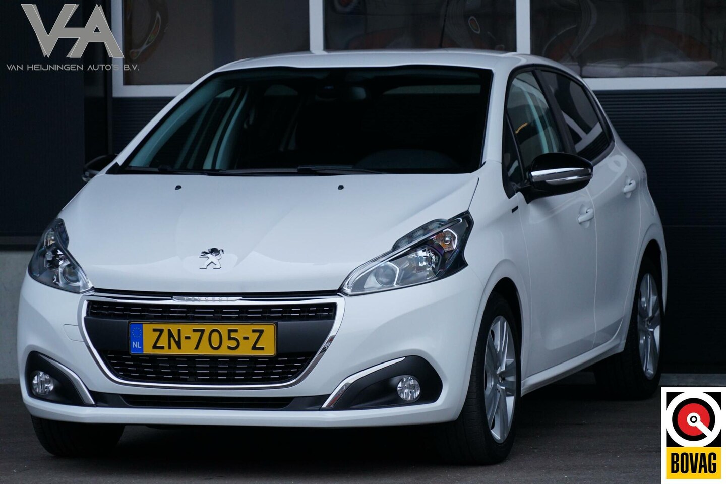 Peugeot 208 - 1.2 PureTech Signature 1.2 PureTech Signature, NL, CarPlay, PDC, cruise - AutoWereld.nl