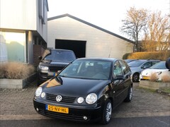 Volkswagen Polo - 1.2-12V Keurig nette 5 Deurs Polo met o.a:Airco, electr pakket enz.Nwe bij aankoop. LET OP