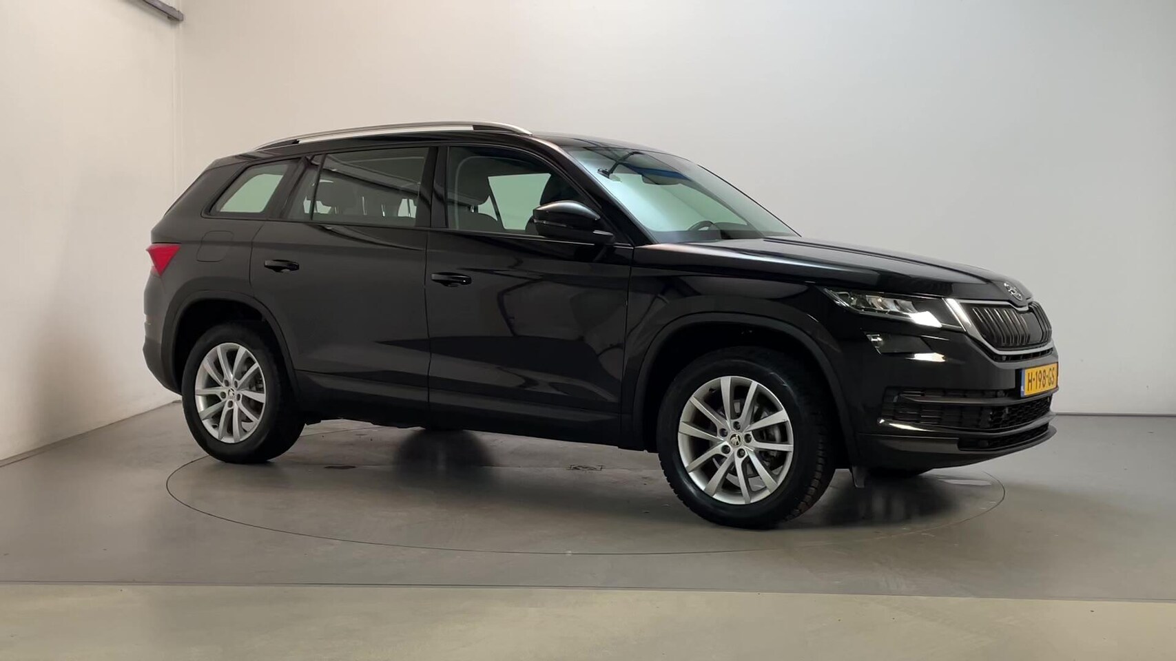 Skoda Kodiaq - 1.5 TSI 150pk DSG Limited Business Edition Camera Navigatie Parkeersensoren - AutoWereld.nl