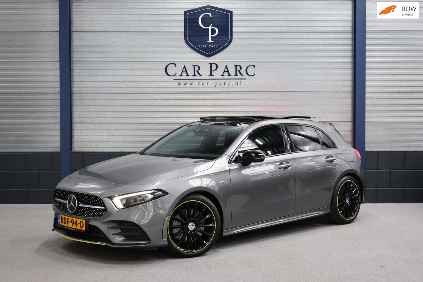 Mercedes-Benz A-klasse - 250 AMG Edition 1 MULTIBEAM/VIRTUAL/SFEER/PANO/ALCANTARA+S.VERWARMING/19" LMV/CAM/ACC/12 M - AutoWereld.nl