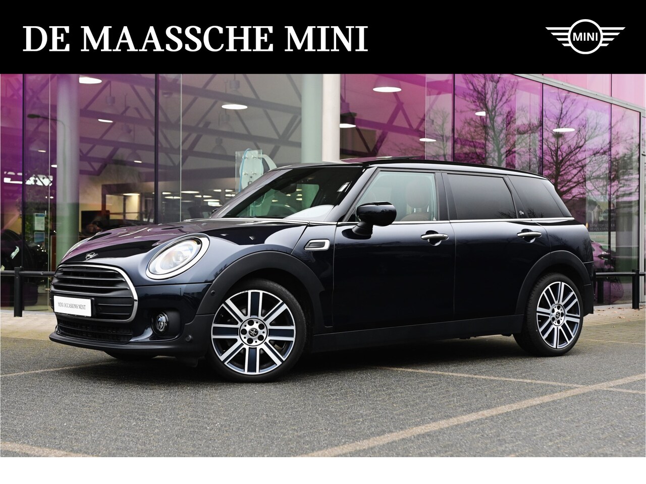 MINI Clubman - Cooper Automaat / Panoramadak / LED / Head-Up / Comfort Access / Park Assistant / Comforts - AutoWereld.nl