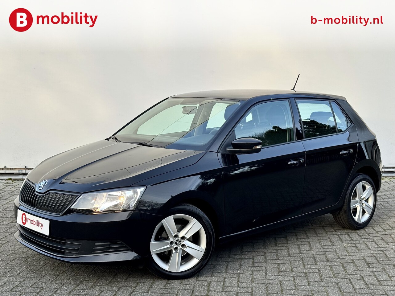 Skoda Fabia - 1.2 TSI Style Business Cruise control | Airco | Bluetooth | PDC achter - AutoWereld.nl