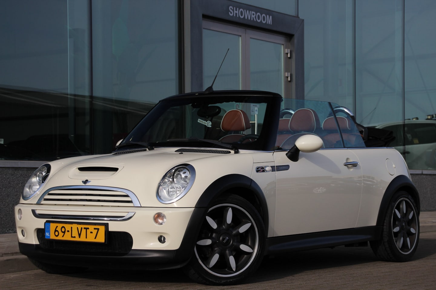 MINI Cabrio - Mini 1.6 Cooper S Chili | Sidewalk | Leder - AutoWereld.nl