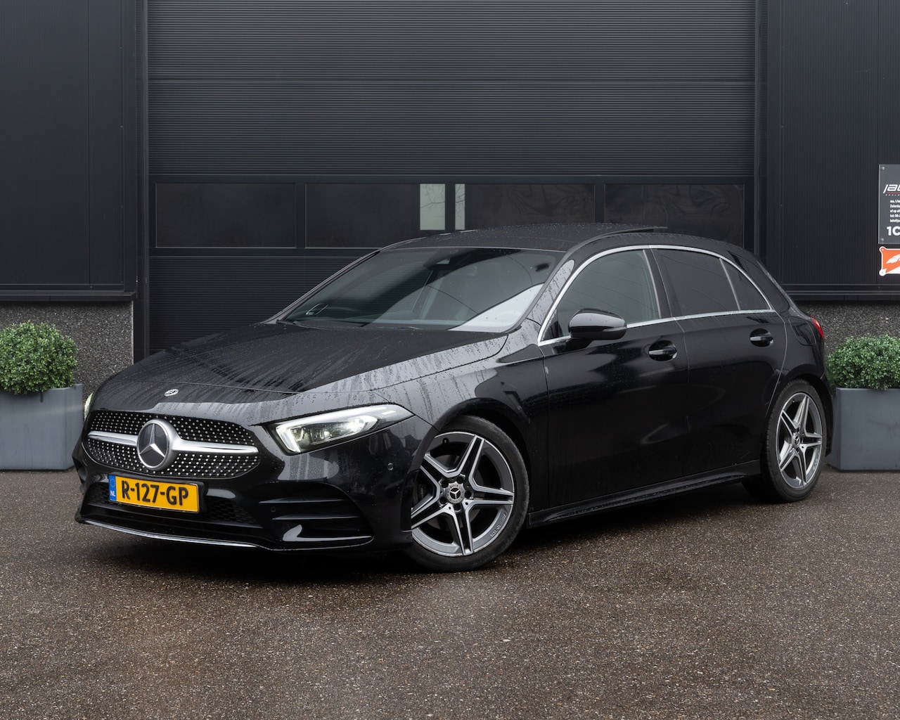 Mercedes-Benz A-klasse - 180 D AMG Pakket | Pano | Sfeer | Burmester |  Lane & Side Assis | Front Assis | Blind Spo - AutoWereld.nl