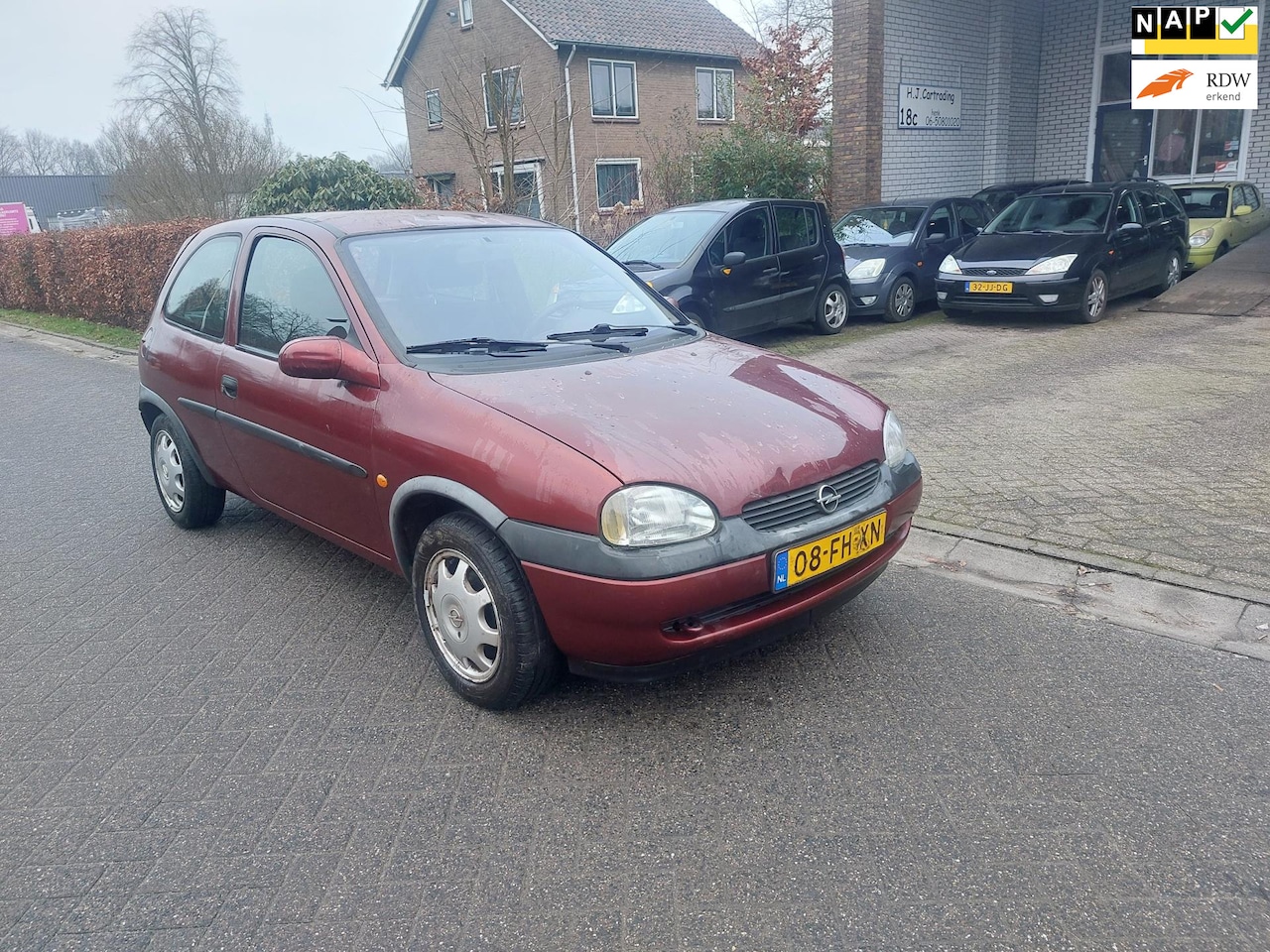 Opel Corsa - 1.2i-16V Onyx Lage KM-stand , Lak Bladert af, geen mooie - AutoWereld.nl