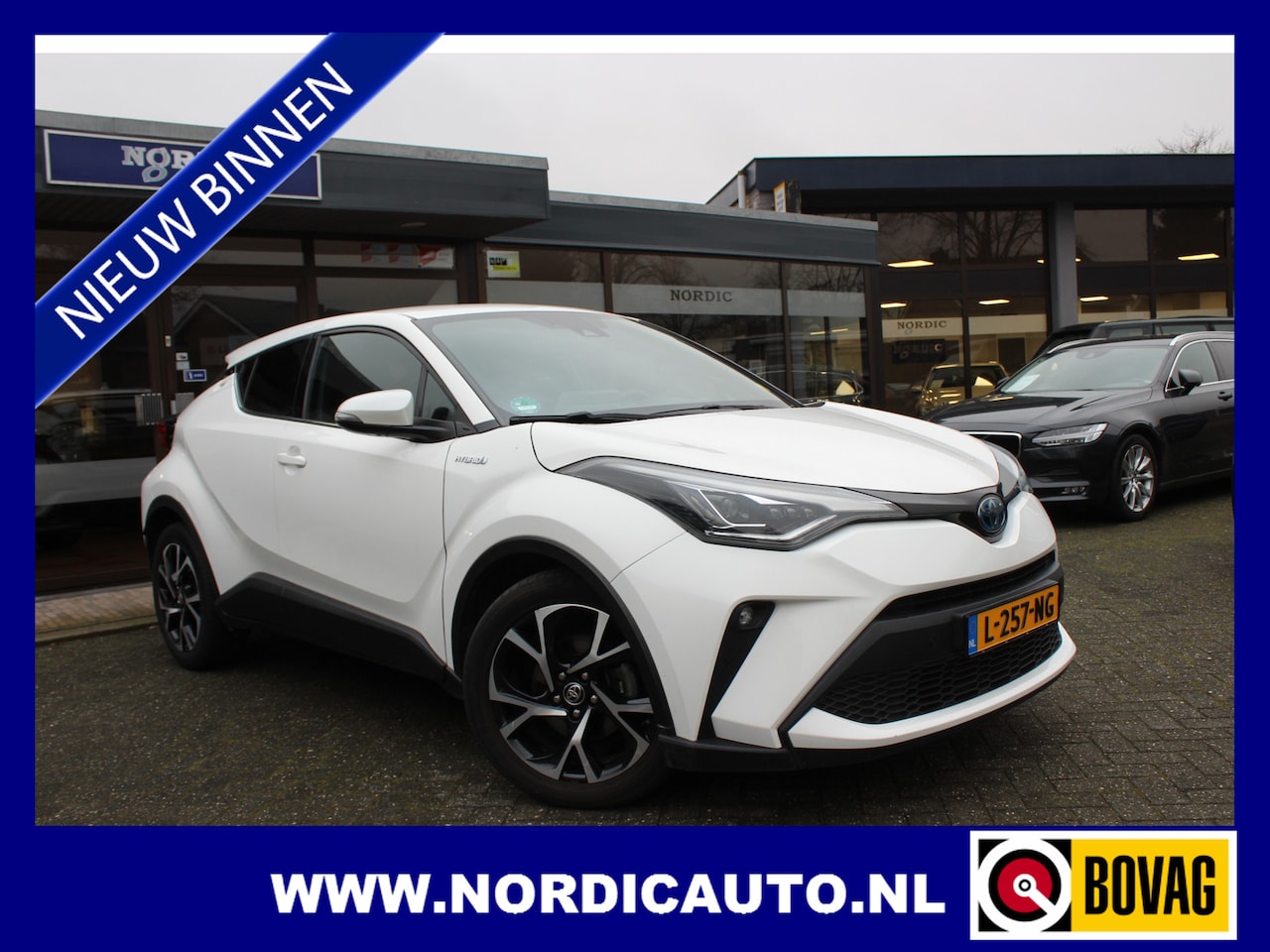 Toyota C-HR - 1.8 HYBRID STYLE / NAVIGATIE - A RIJ CAMERA - LM 18 INCH STOELVERWARMING- APPLE CARPLAY- J - AutoWereld.nl