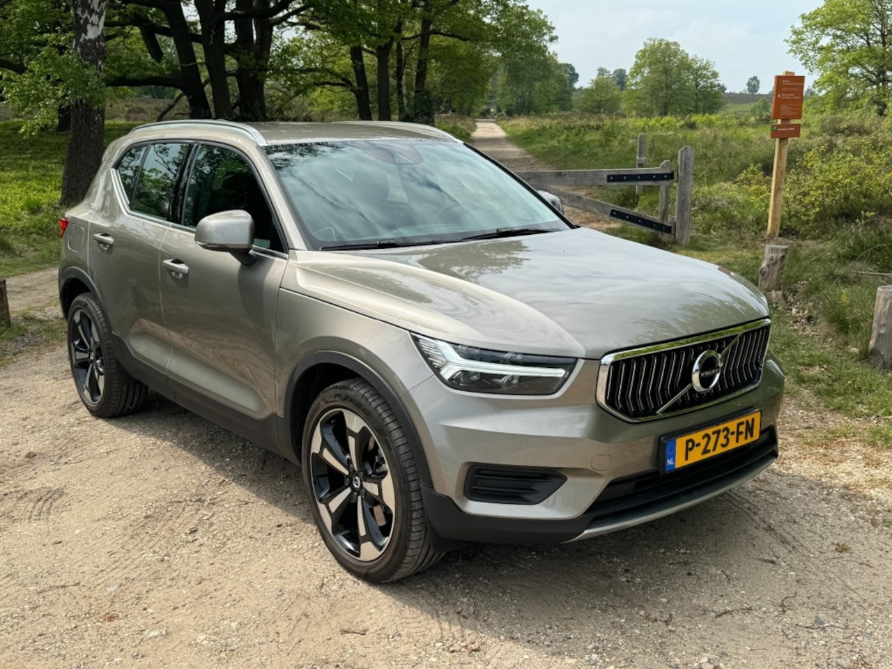 Volvo XC40 - T4-PHEV-Sport Leer-20Inch-Pilot Assist-El.verst.st - AutoWereld.nl