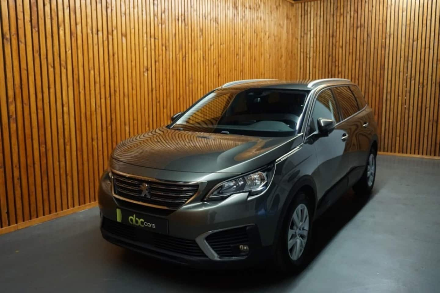 Peugeot 5008 - 1.2 PureTech BlueLease EXECUTIVE AUTOMAAT/ 5 PERSOONS / NAVI - AutoWereld.nl