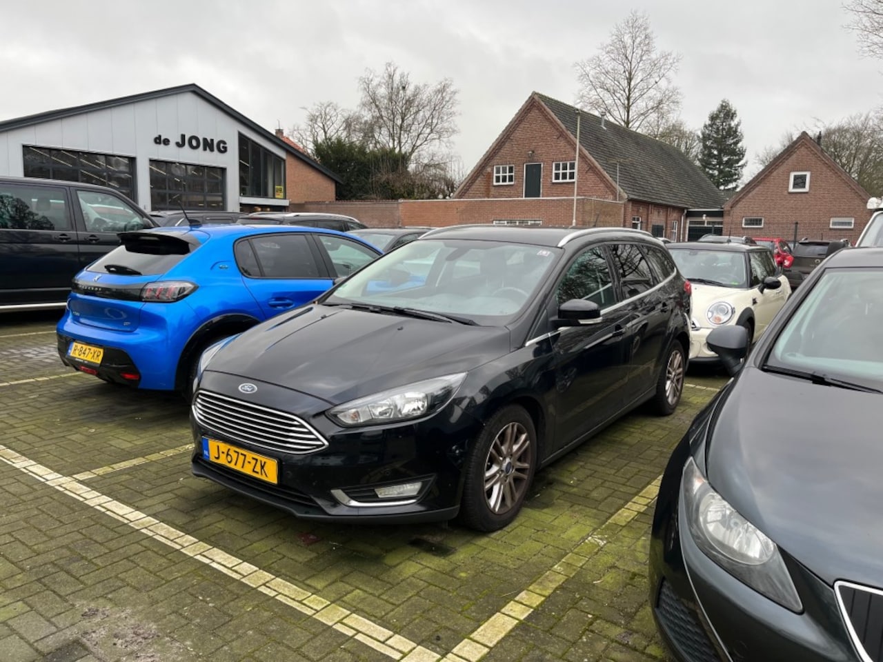 Ford Focus Wagon - WAGON 1.0 ** HANDEL OF EXPORT ** / ** VERBRUIKT OLIE ** - AutoWereld.nl