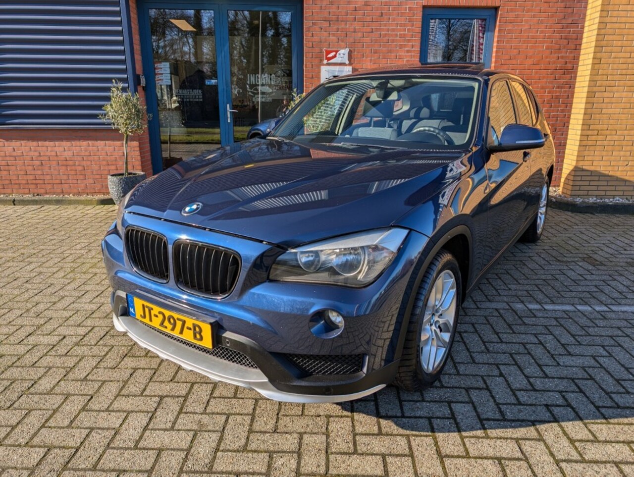 BMW X1 - 1.8 i Executive, Automaat, Panorama dak, Stoelverwarming - AutoWereld.nl