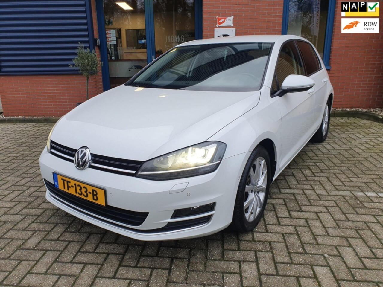 Volkswagen Golf - 7 1.4 TSI HIGHLINE DSG Automaat, Parelmoer Wit, Navi - AutoWereld.nl