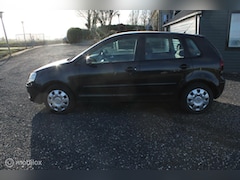 Volkswagen Polo - 1.4-16V Trendline