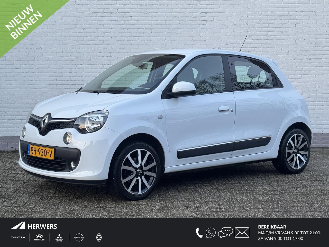 Renault Twingo - 1.0 SCe Intens Automaat / 16" Lichtmetalen Velgen / Navigatie / Achterruitrijcamera / Crui - AutoWereld.nl