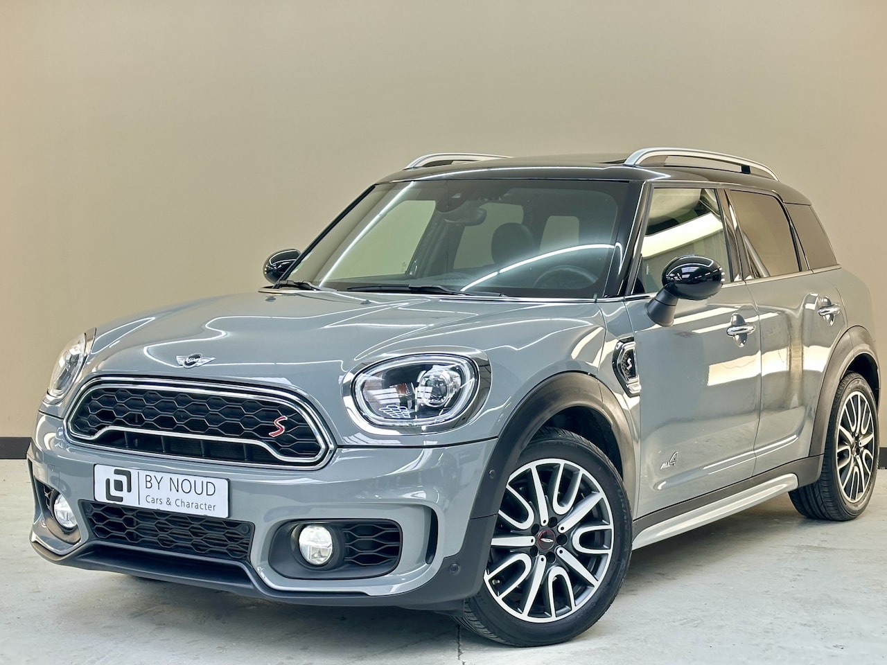 MINI Countryman - 2.0 Cooper S ALL4 Salt Mini 2.0 Cooper S ALL4 Salt, 192Pk, 2018, 1ste eigenaar, Panoramadak, Climate control, Nav - AutoWereld.nl